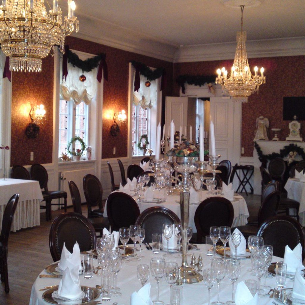 Julefrokost på Store Sophiendal Slotshotel – firmajulefrokost i Aarhus i historiske rammer